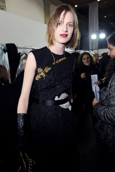 Look 10
